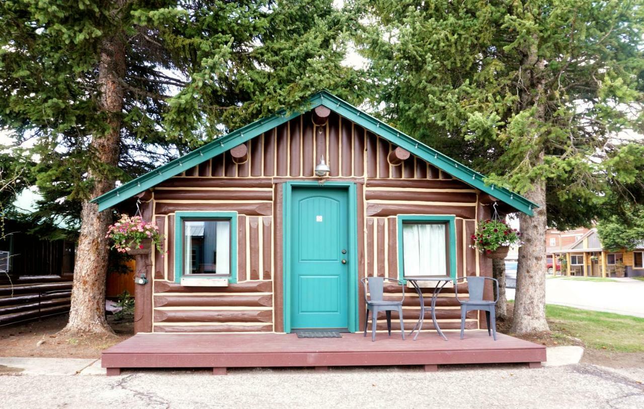 Moose Creek Cabins Motell West Yellowstone Exteriör bild